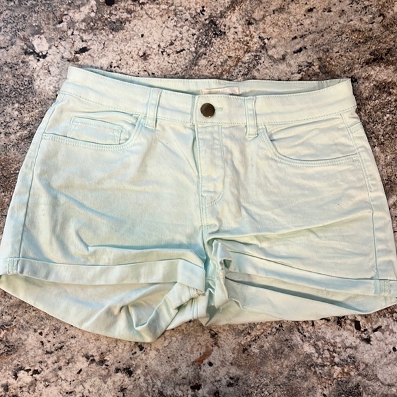 H&m Shorts - Picture 1 of 3